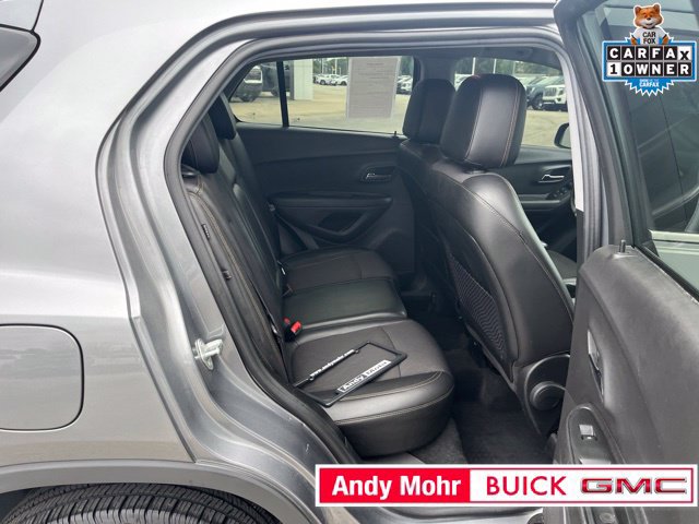 Used 2020 Chevrolet Trax LT w/ LT Convenience Package FWD image 39