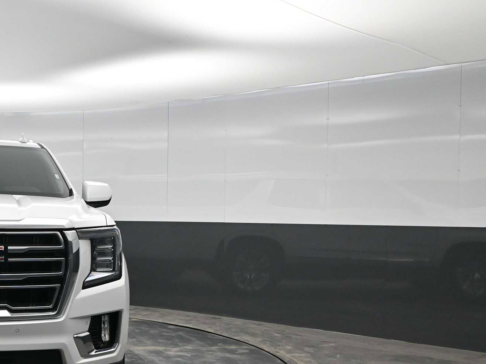 Used 2024 GMC Yukon SLT image 3