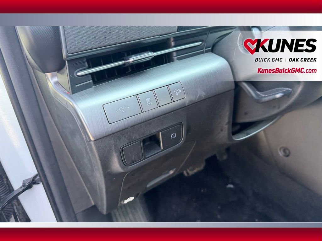 Used 2024 Hyundai Kona SEL w/ Convenience Package image 6