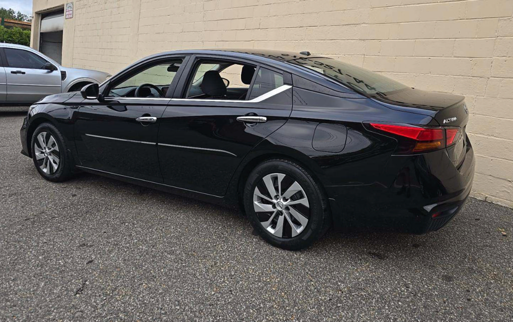 Used 2020 Nissan Altima 2.5 S FWD image 9