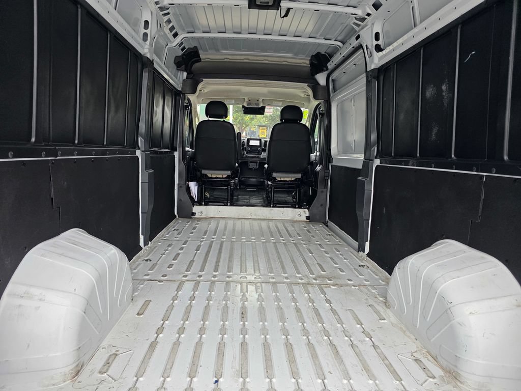Used 2025 RAM ProMaster 2500 w/ Convenience Group FWD image 17