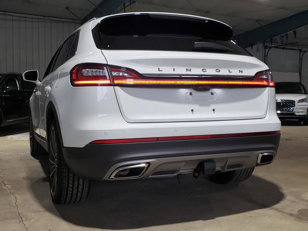 Used 2023 Lincoln Nautilus Reserve w/ Equipment Group 201A image 6