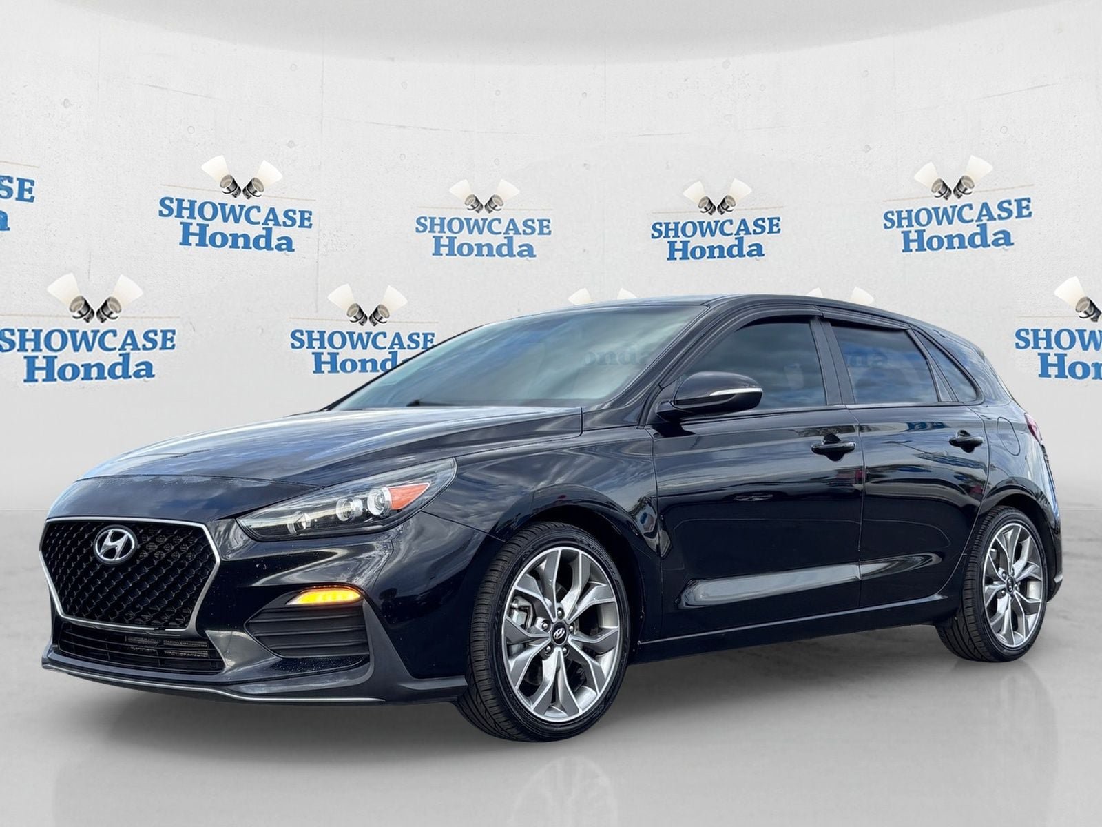 Used 2020 Hyundai Elantra GT N Line FWD image 2
