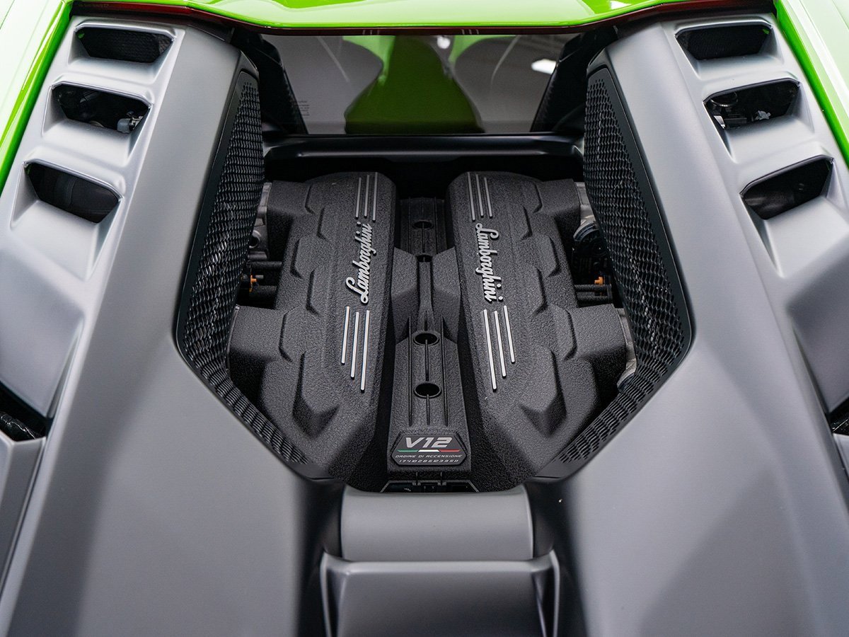 Used 2024 Lamborghini Revuelto image 29