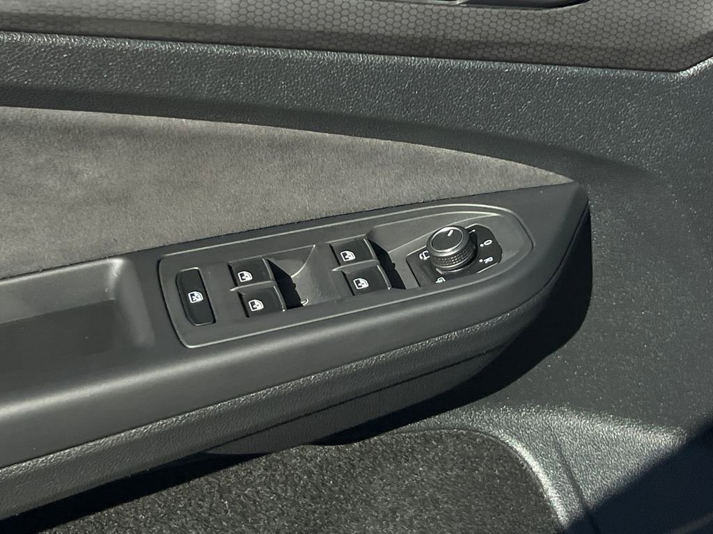 Certified 2024 Volkswagen GTI S image 17