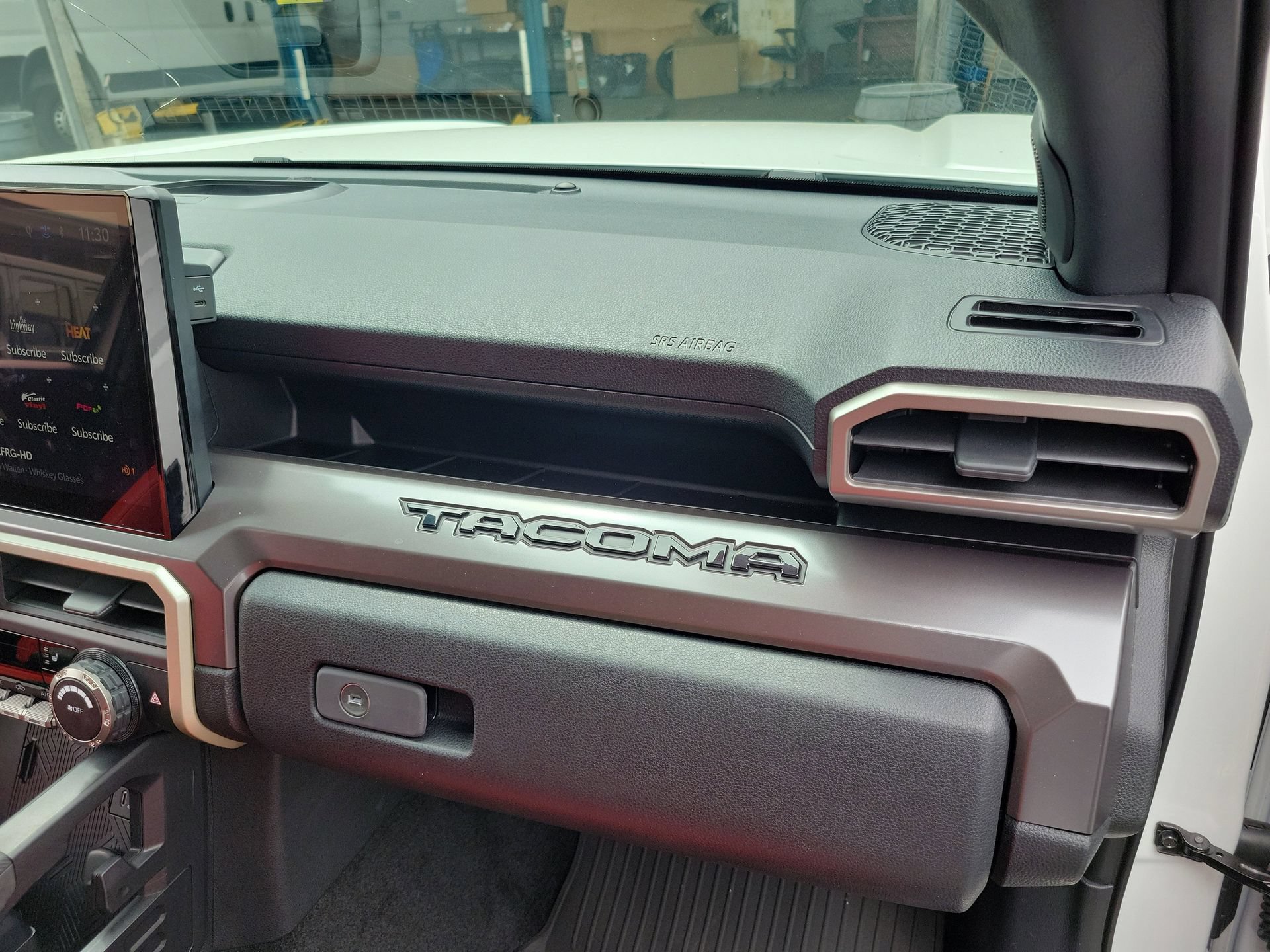 Used 2025 Toyota Tacoma TRD Off-Road w/ TRD Off Road Upgrade Package AWD/4WD image 22