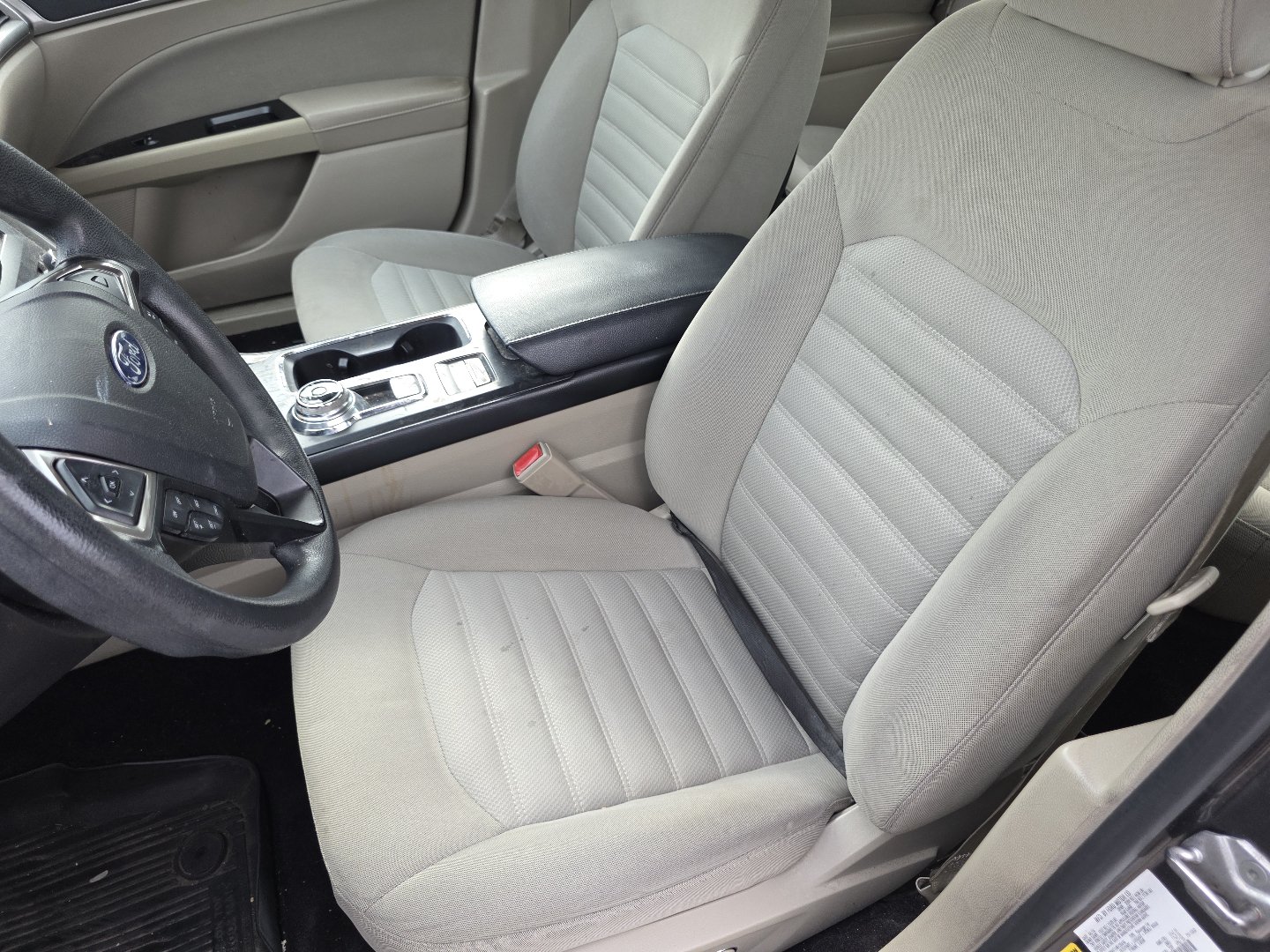 Used 2017 Ford Fusion SE w/ Fusion SE Technology Package FWD image 17