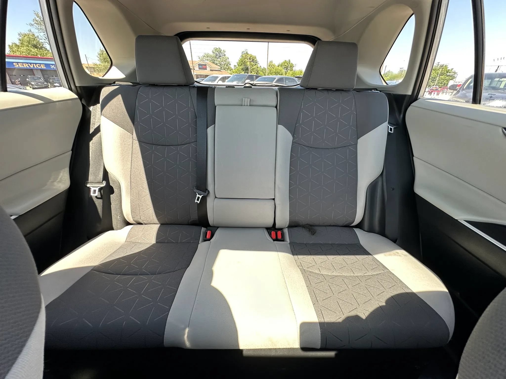 Used 2021 Toyota RAV4 XLE w/ Convenience Package AWD/4WD image 16