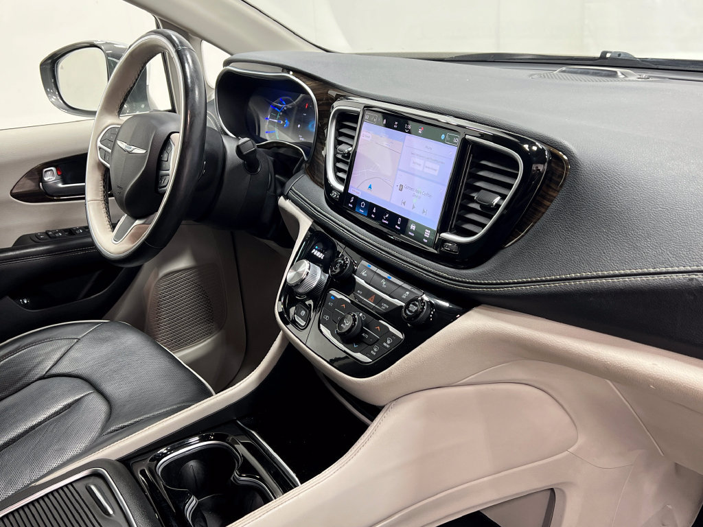 Used 2021 Chrysler Pacifica Limited FWD image 22