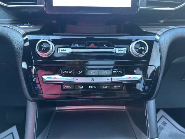 Used 2021 Ford Explorer Limited w/ Hybrid Equipment Group 310A AWD/4WD image 26
