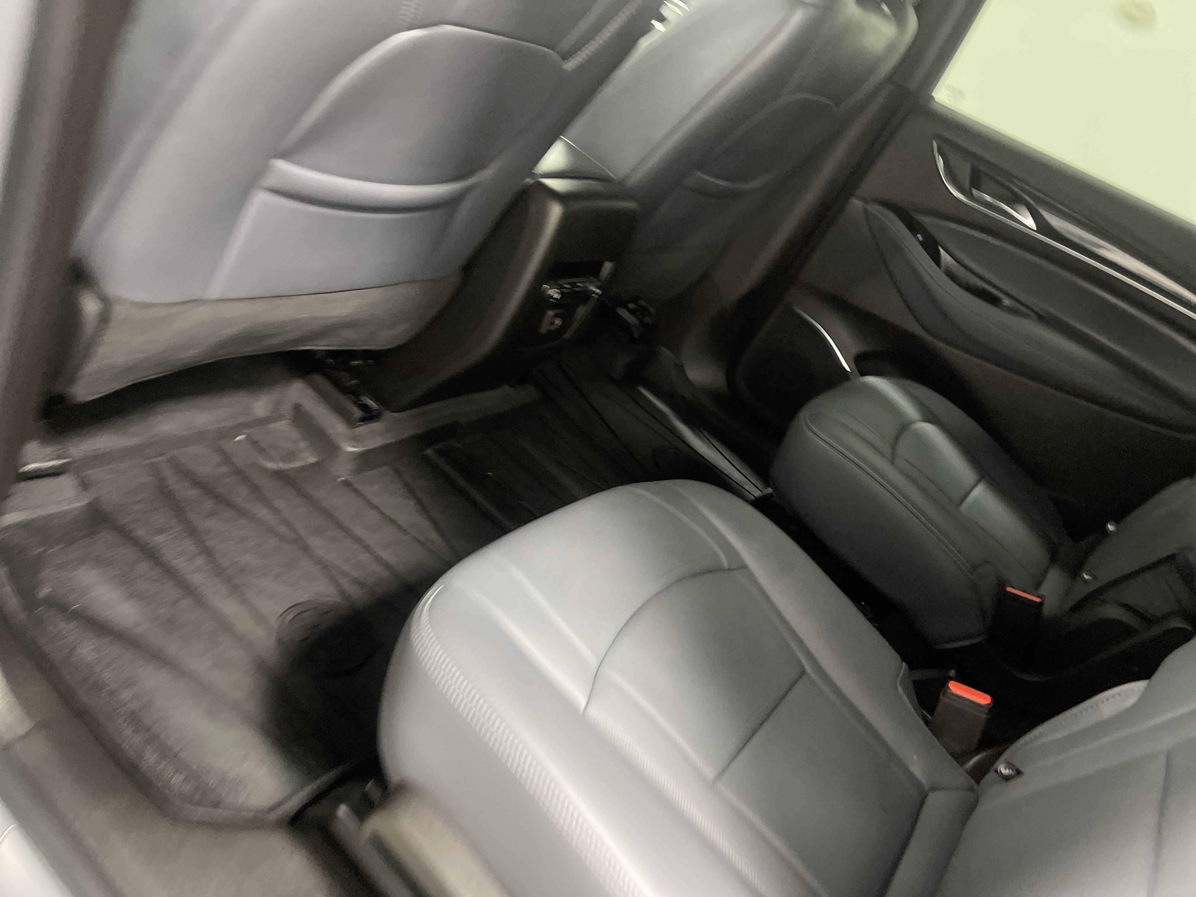 Used 2024 Buick Enclave Essence w/ Sport Touring Edition image 17