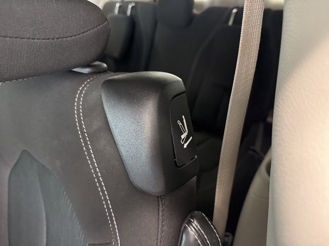 Used 2023 Chrysler Voyager LX image 22