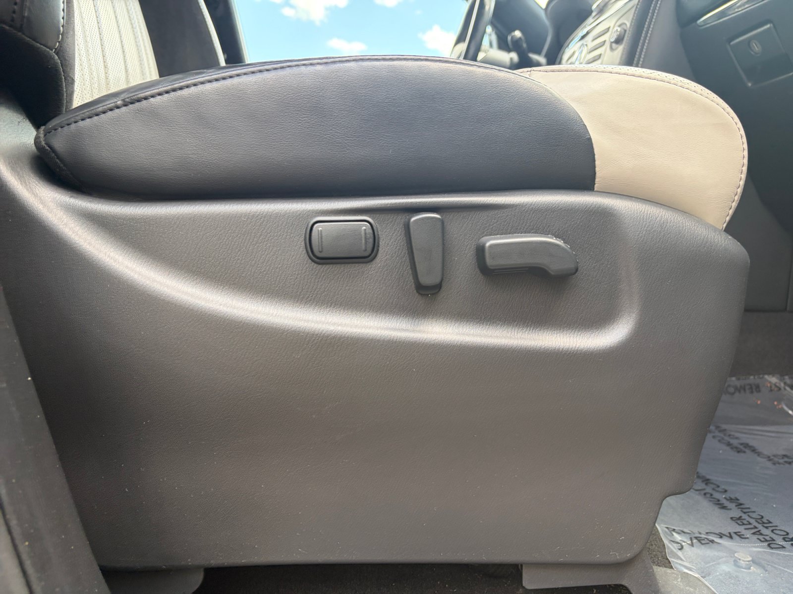 Used 2019 INFINITI QX80 Limited AWD/4WD image 31