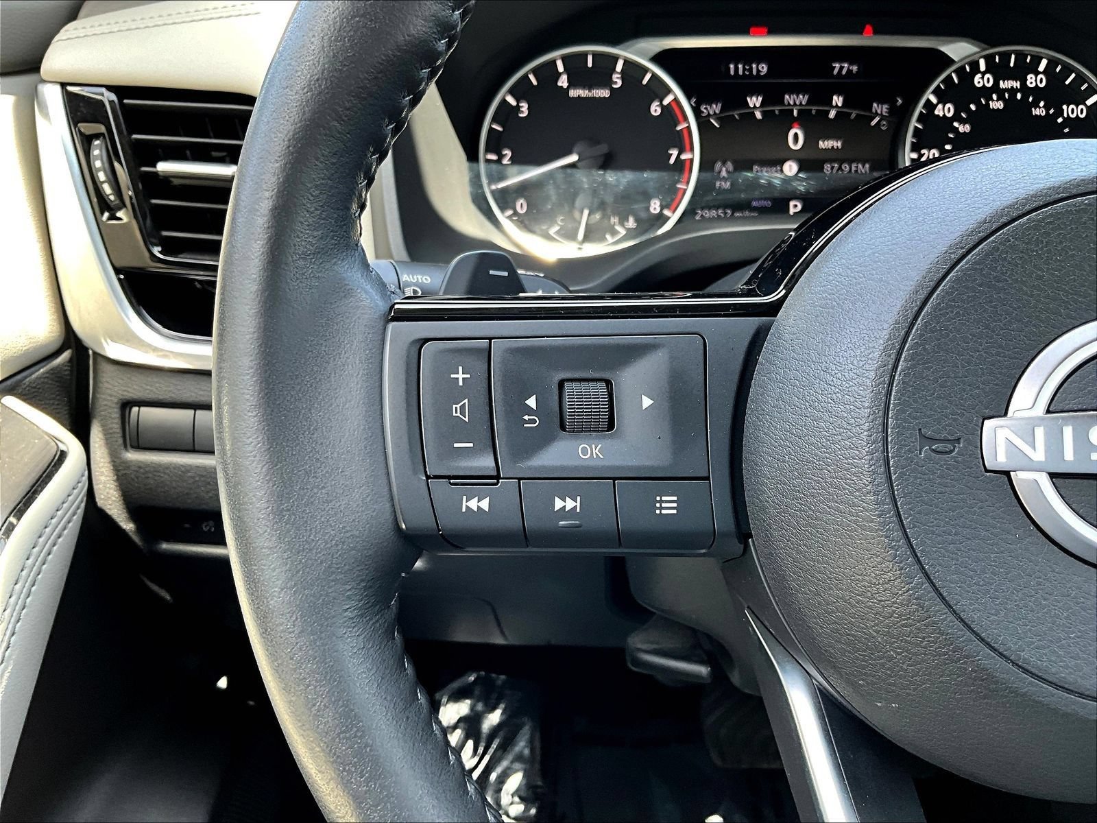Certified 2023 Nissan Rogue SL w/ SL Premium Package AWD/4WD image 13