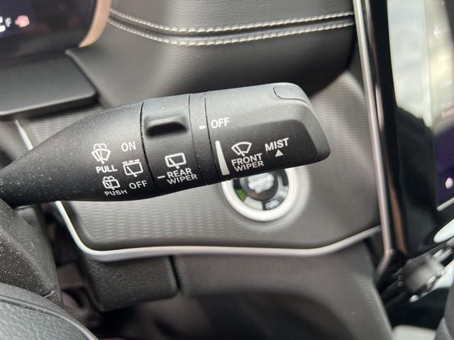 Certified 2024 Jeep Grand Cherokee Altitude AWD/4WD image 23
