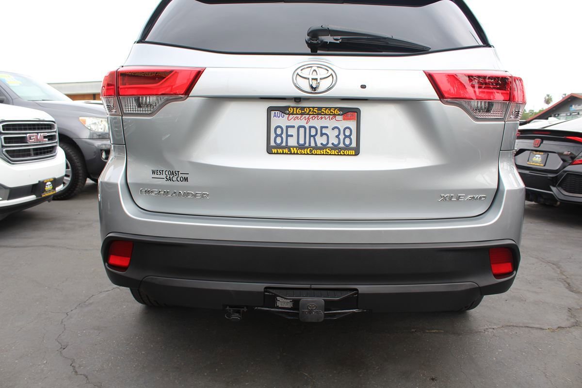 Used 2018 Toyota Highlander XLE AWD/4WD image 15