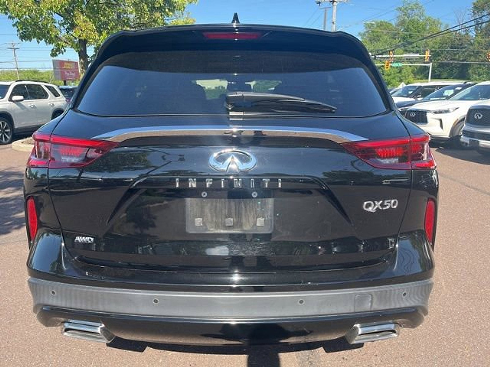 Used 2021 INFINITI QX50 Luxe w/ Appearance Package AWD/4WD image 3