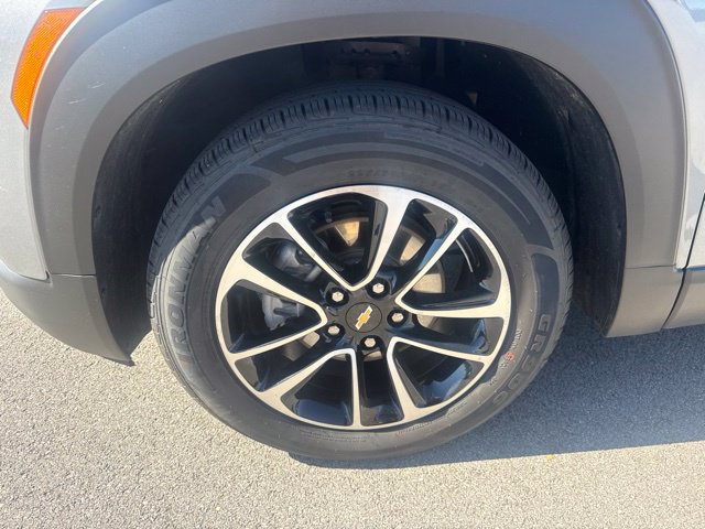 Used 2025 Chevrolet TrailBlazer LT FWD image 9