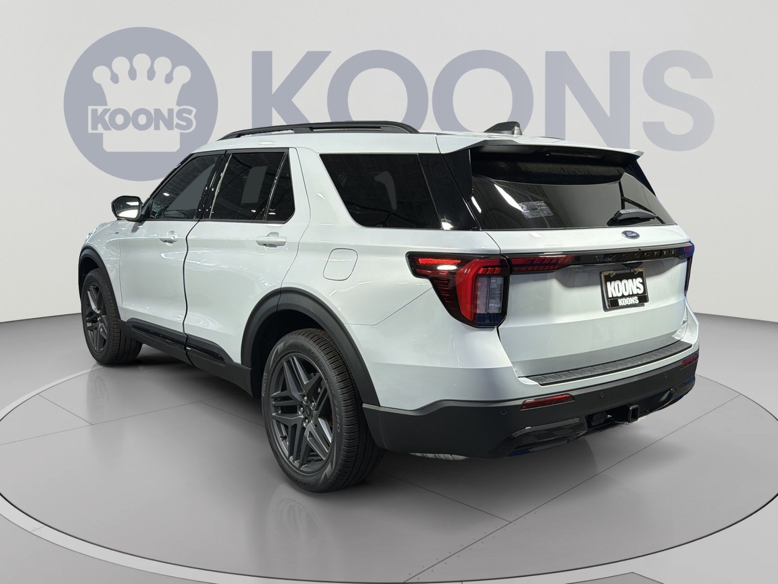 New 2026 Ford Explorer ST-Line w/ ST-Line Street Pack AWD/4WD image 4