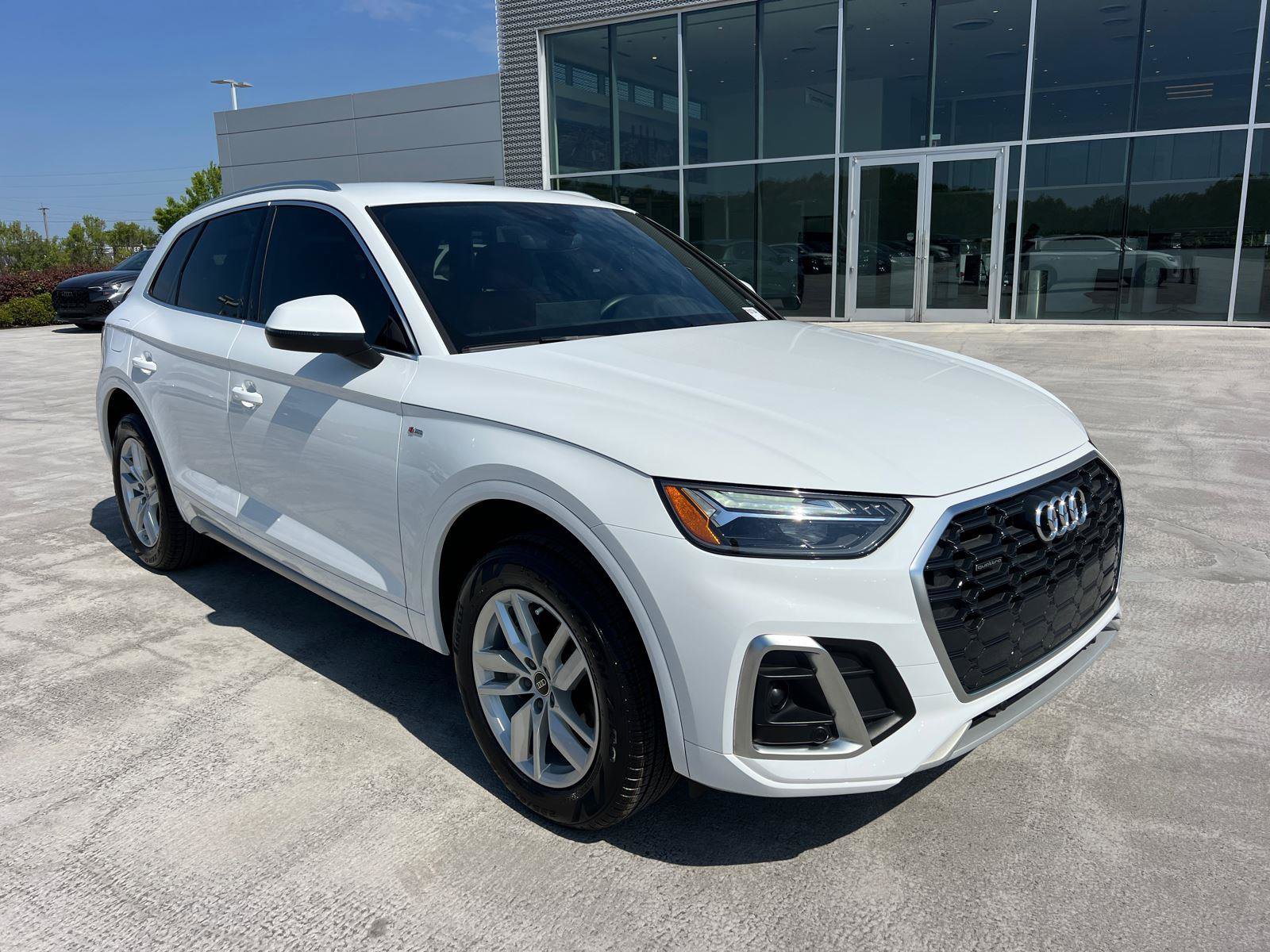 Certified 2024 Audi Q5 2.0T Premium AWD/4WD image 3