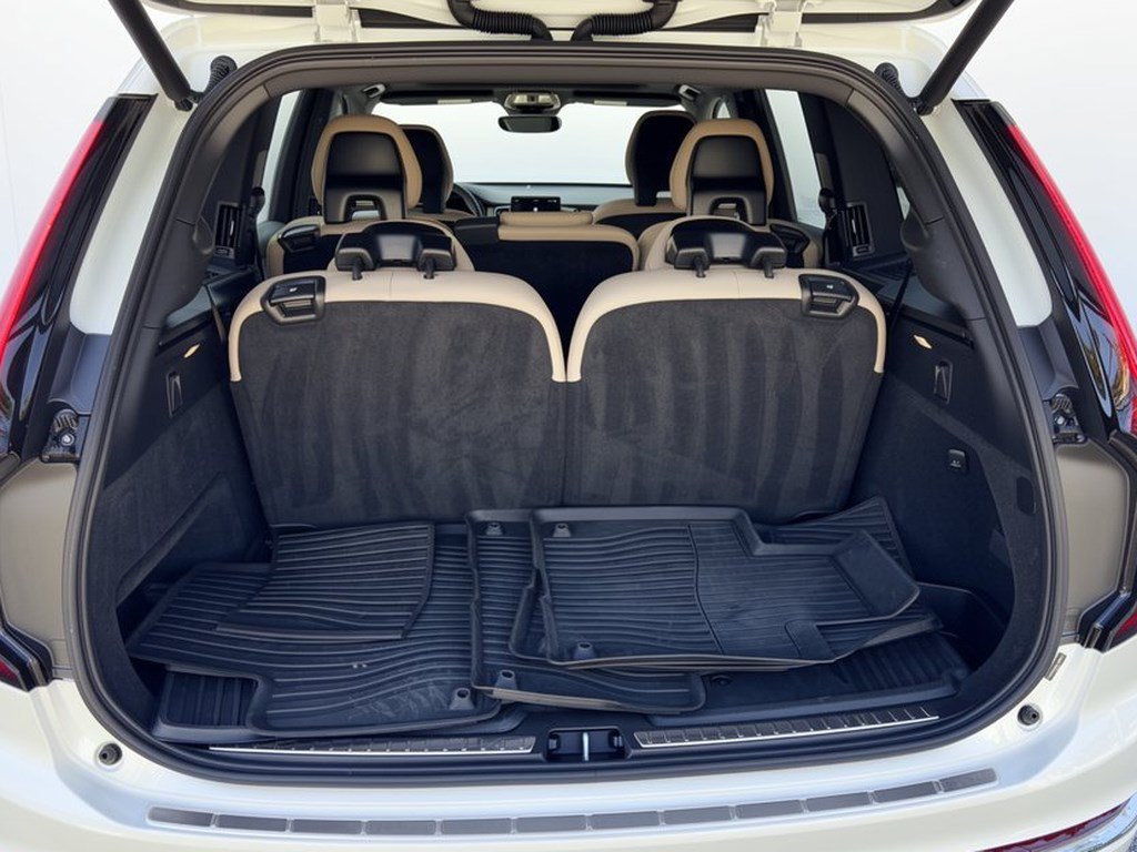 Certified 2026 Volvo XC90 B6 Plus w/ Protection Package Premier AWD/4WD image 28