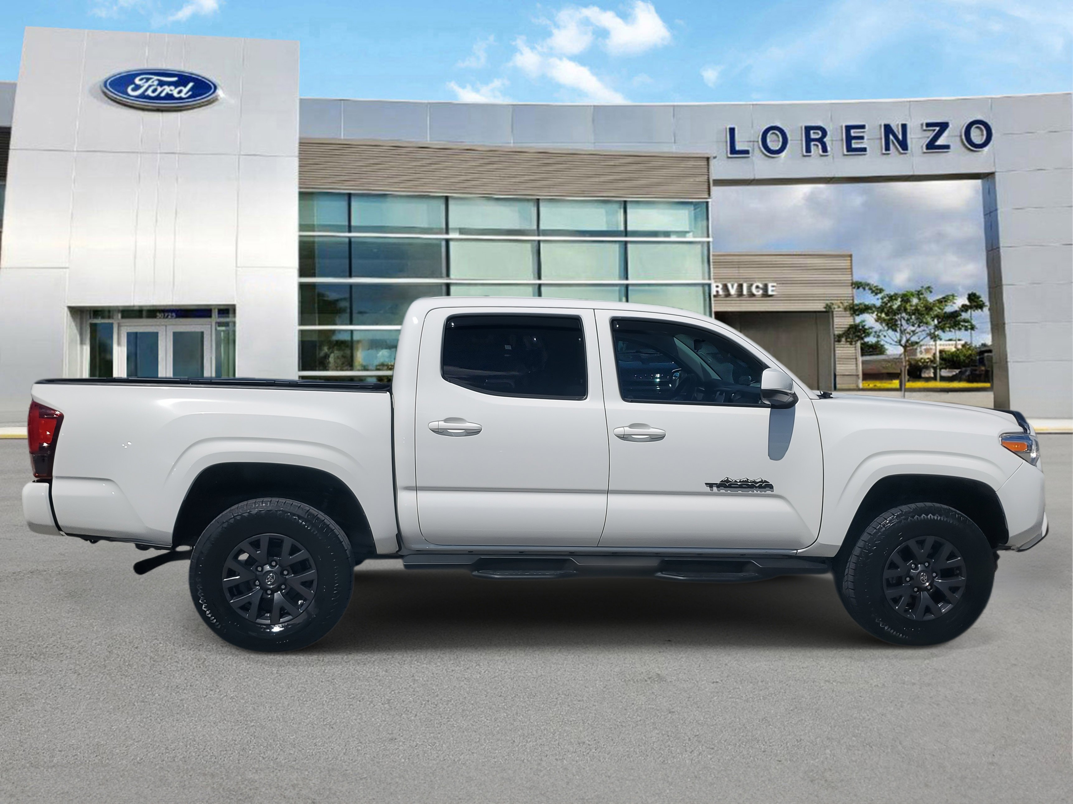 Used 2020 Toyota Tacoma SR image 4