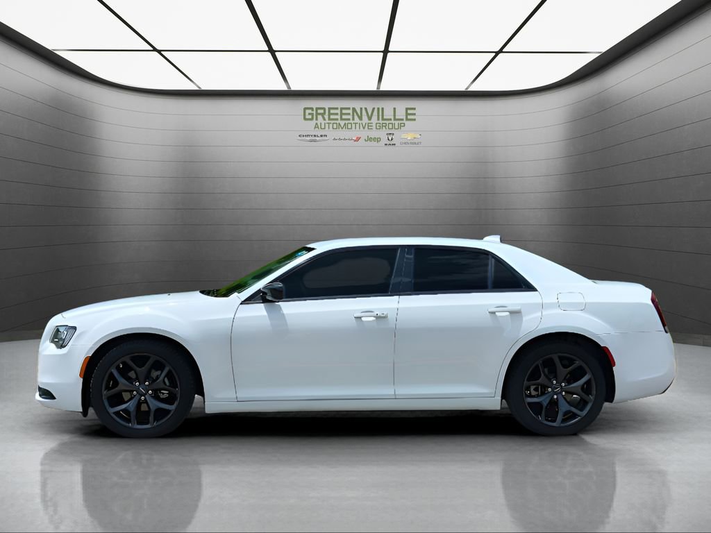 Used 2023 Chrysler 300 Touring w/ Sport Appearance Package image 2