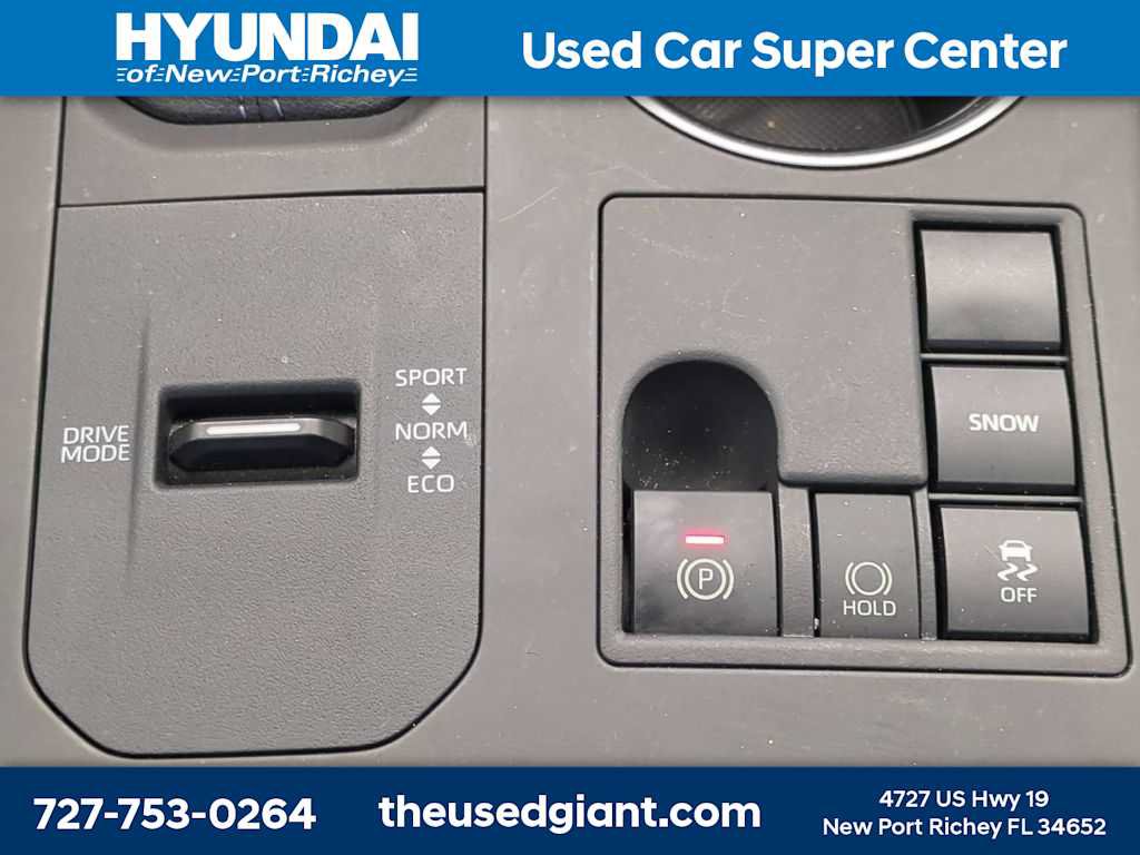 Used 2023 Toyota Highlander LE FWD image 26
