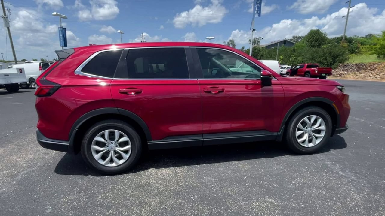 Used 2025 Honda CR-V LX image 9