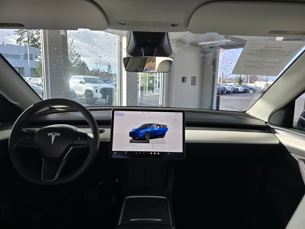 Used 2025 Tesla Model Y Long Range image 25
