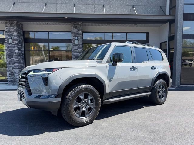 Used 2024 Lexus GX 550 AWD/4WD image 2