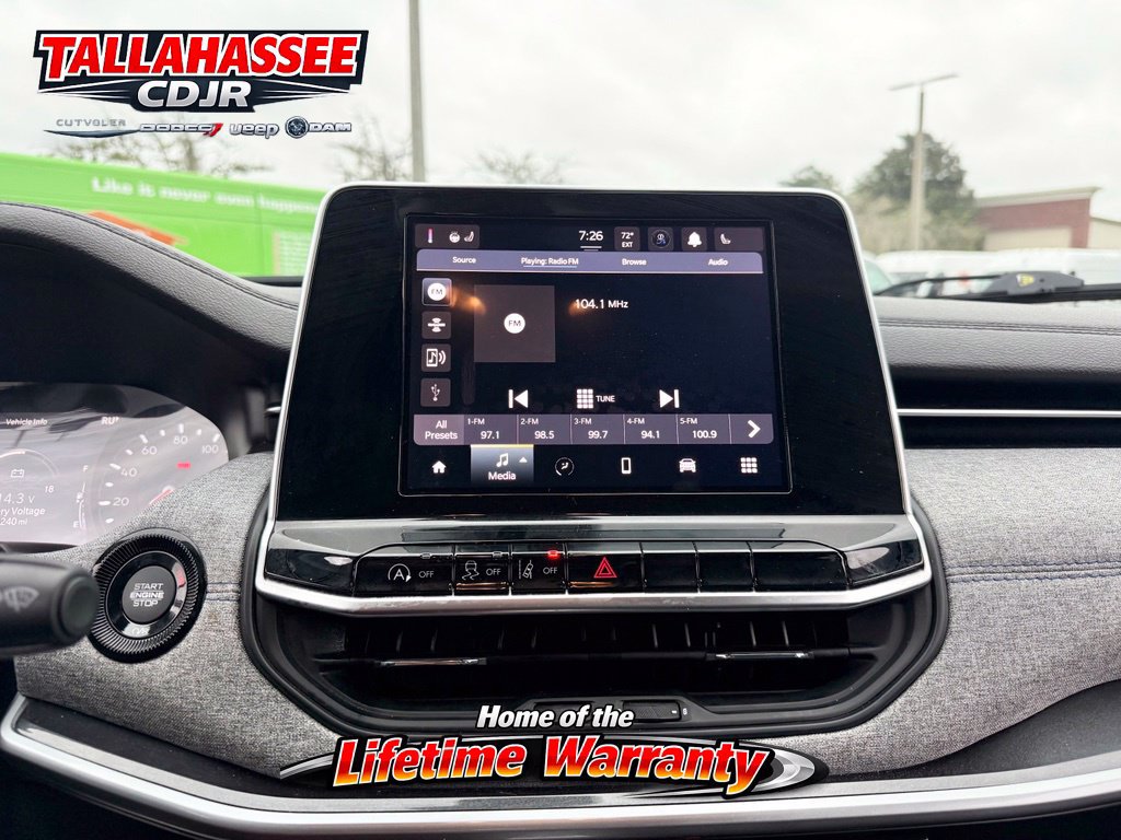 Used 2025 Jeep Compass Latitude AWD/4WD image 28