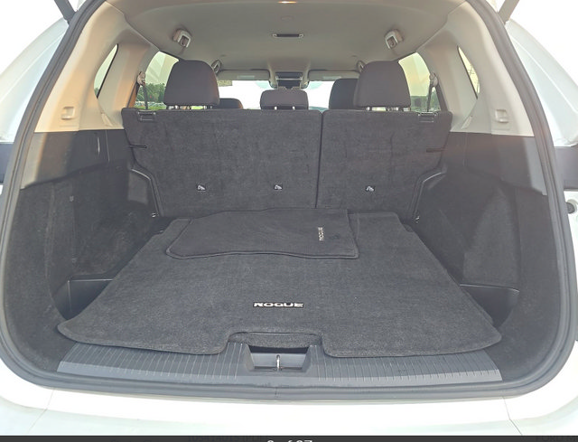 Used 2024 Nissan Rogue SV FWD image 4