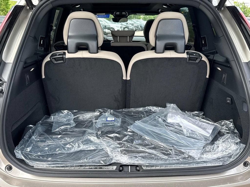 New 2026 Volvo XC90 B6 Plus w/ Protection Package AWD/4WD image 5