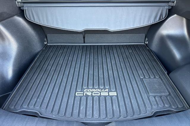 Certified 2024 Toyota Corolla Cross AWD Hybrid image 15