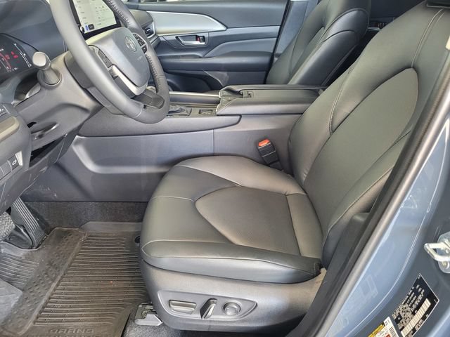 Used 2026 Toyota Grand Highlander AWD Hybrid image 17