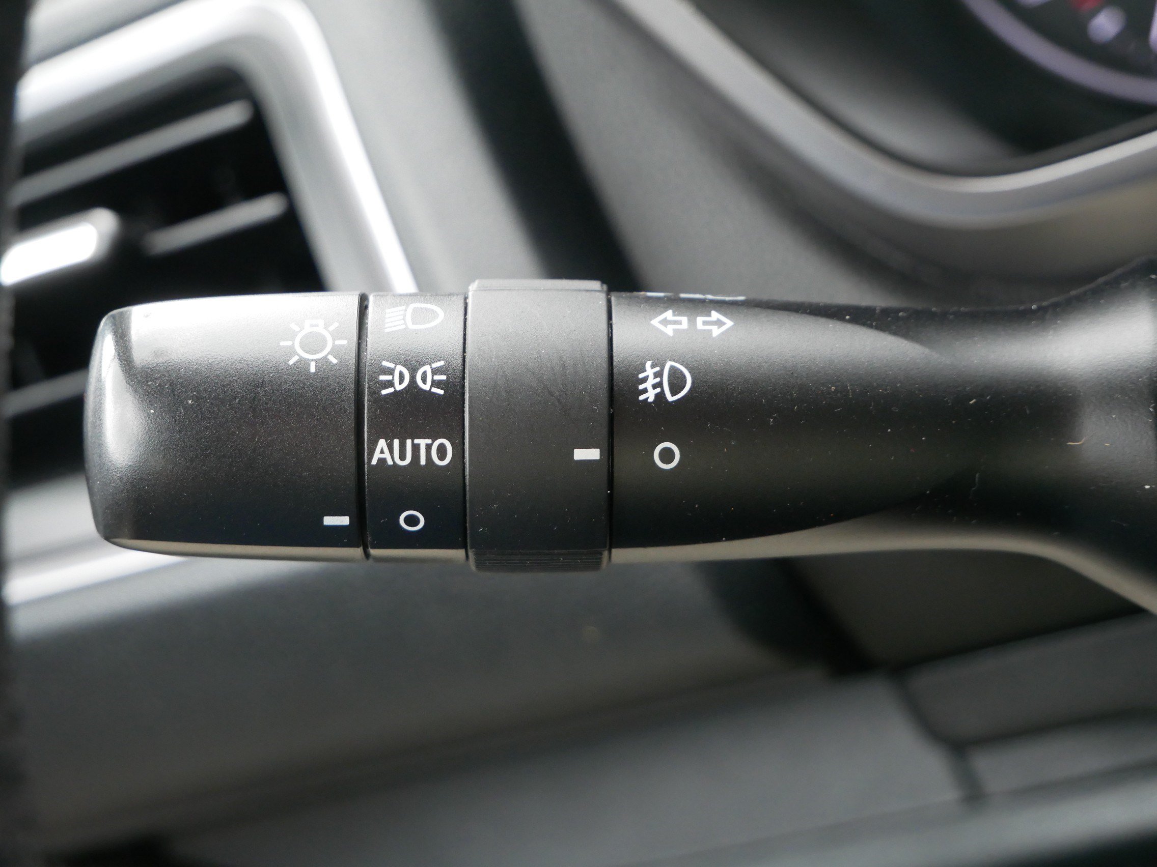 Used 2024 Subaru Ascent Limited w/ Technology Package AWD/4WD image 28
