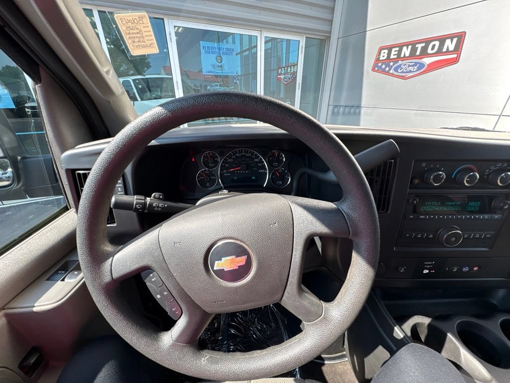 Used 2025 Chevrolet Express 3500 LS RWD image 16