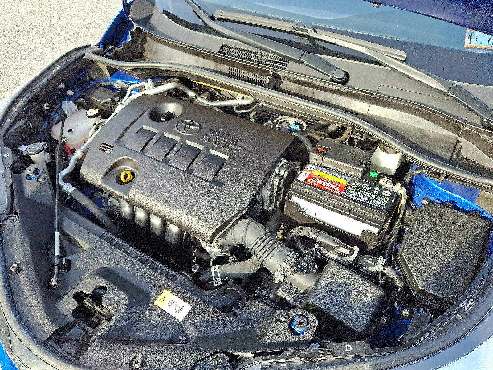 Certified 2021 Toyota C-HR XLE image 28