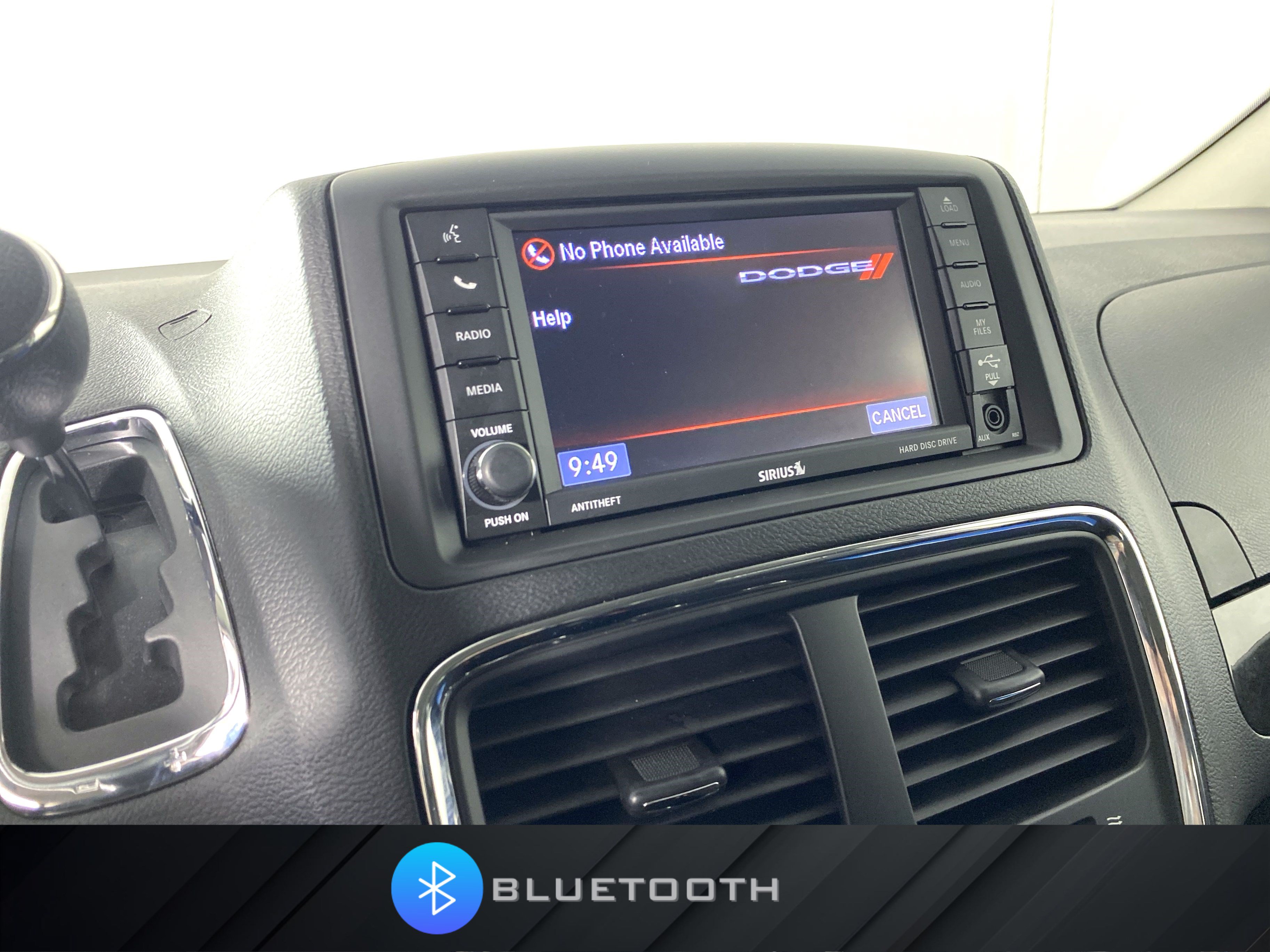 Used 2019 Dodge Grand Caravan SE w/ UConnect Hands-Free Group FWD image 4