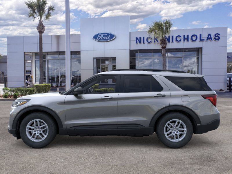 New 2026 Ford Explorer Active RWD image 3