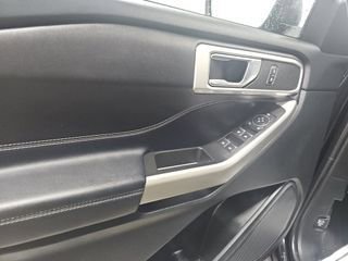 Used 2022 Ford Explorer XLT w/ Equipment Group 202A AWD/4WD image 7