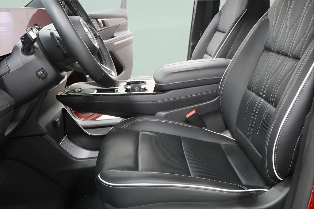 Used 2025 Buick Enclave Avenir w/ Super Cruise Package image 22