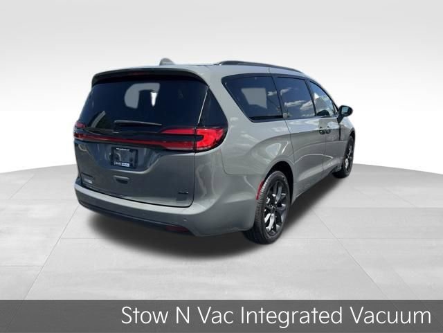 Used 2021 Chrysler Pacifica Touring-L w/ Uconnect Theater Family Group AWD/4WD image 7