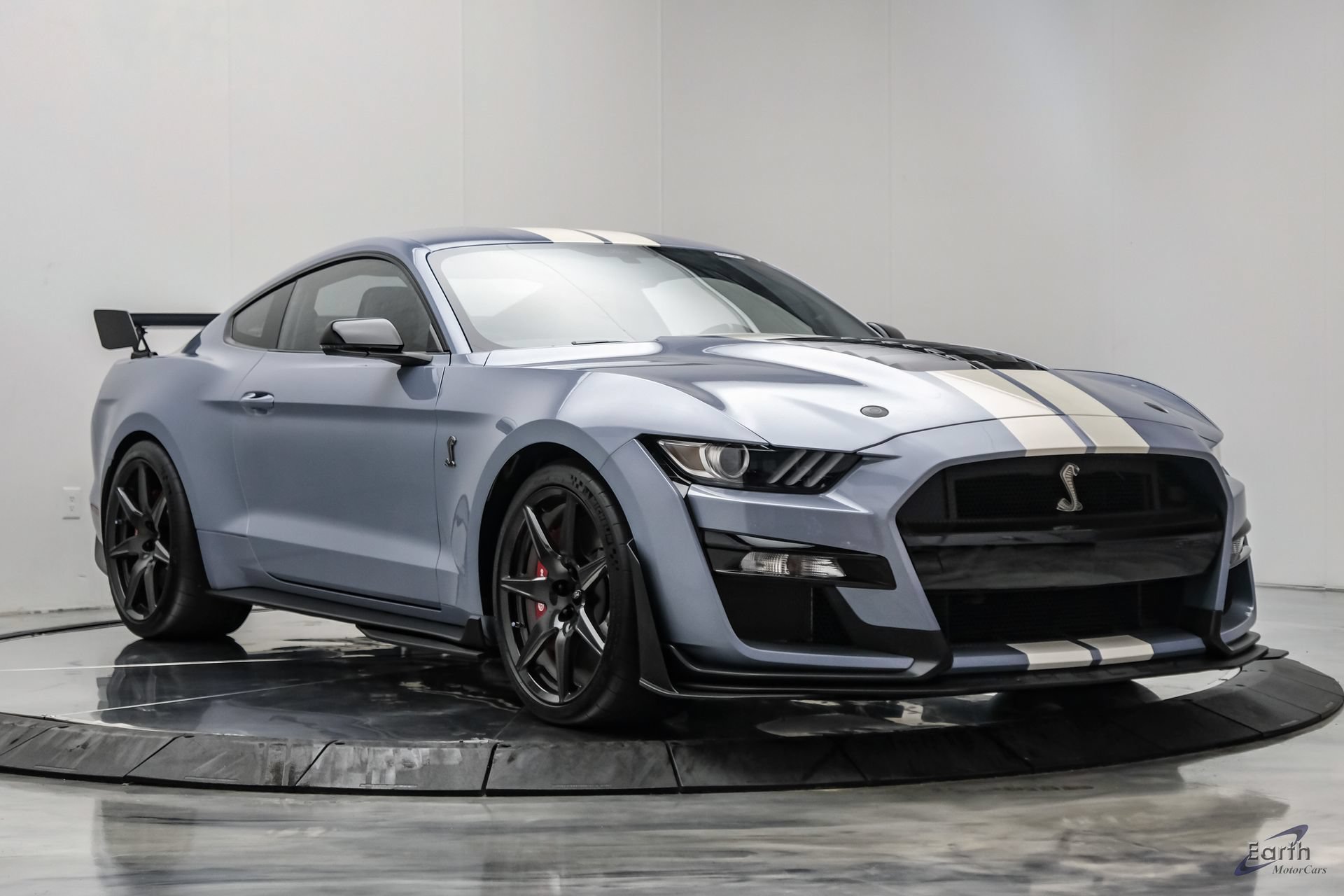 Used 2022 Ford Mustang Shelby GT500 w/ Carbon Fiber Track Pack RWD image 29
