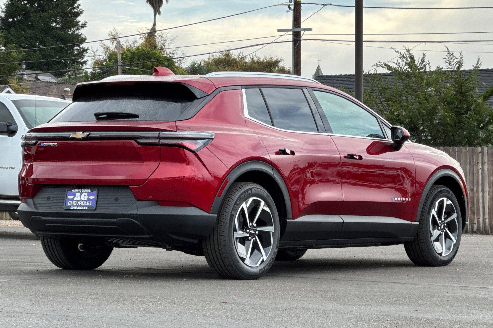 Used 2026 Chevrolet Equinox EV LT image 3
