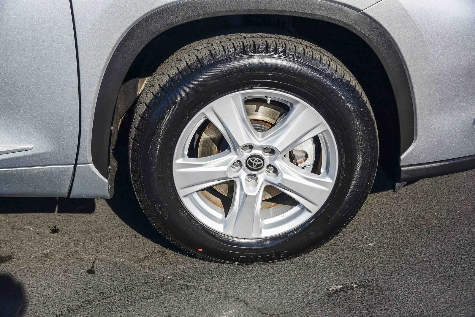 Certified 2023 Toyota Highlander LE image 11