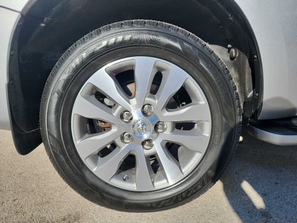 Used 2016 Toyota Sequoia Limited w/ Safety & Convenience Package image 10