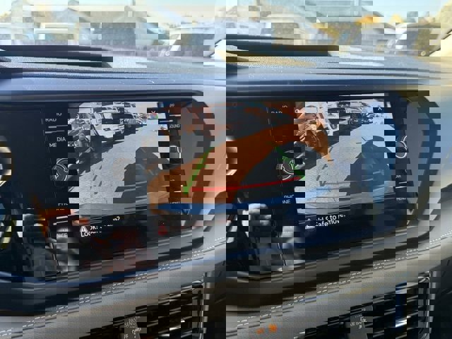 Used 2024 Volkswagen Tiguan SE R-Line image 18