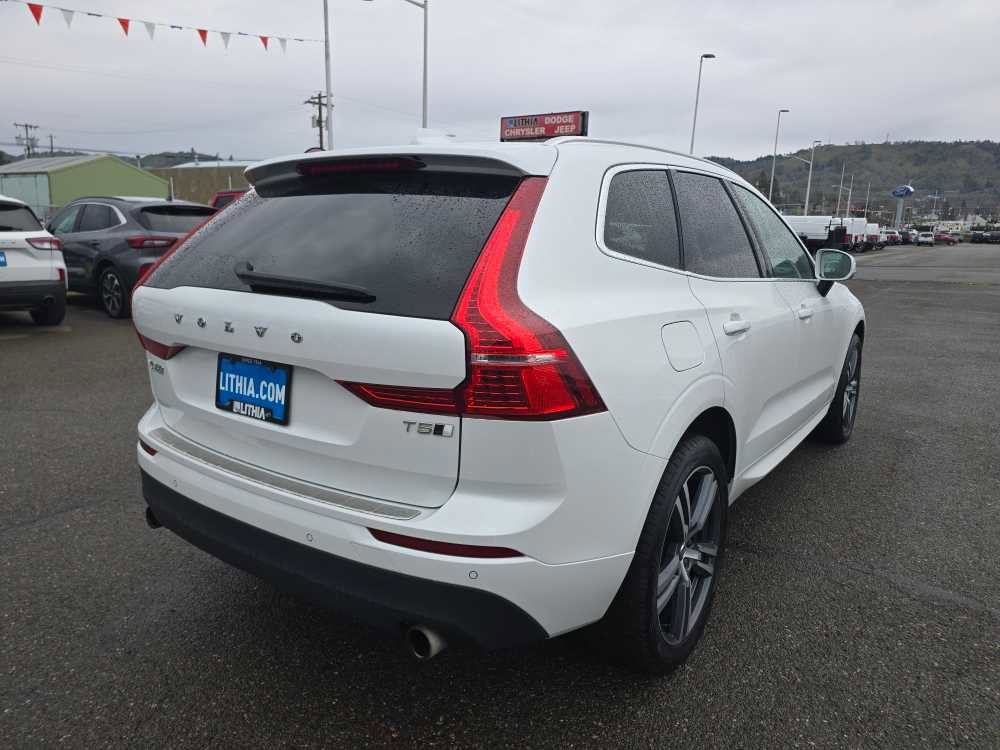 Used 2021 Volvo XC60 T5 Momentum w/ Advanced Package image 5